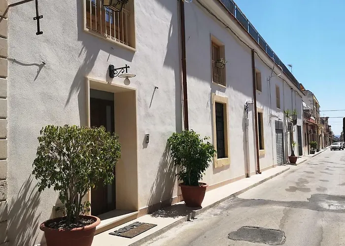 La Maison D'irene Apartmán Avola